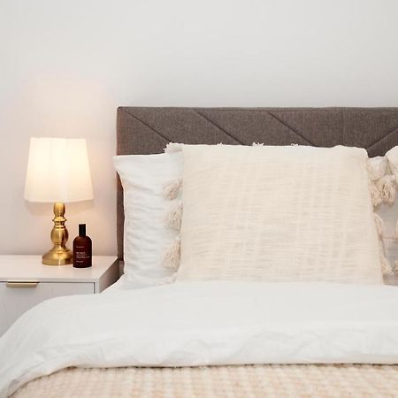 Excellent, Three Bedroom North London Apartment With Free Parking Ngoại thất bức ảnh