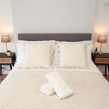 Excellent, Three Bedroom North London Apartment With Free Parking Ngoại thất bức ảnh