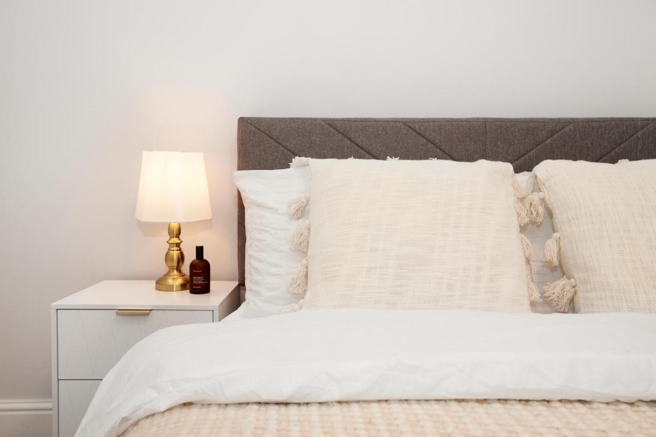 Excellent, Three Bedroom North London Apartment With Free Parking Ngoại thất bức ảnh