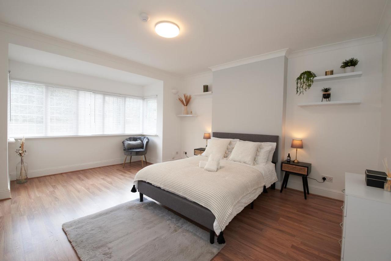Excellent, Three Bedroom North London Apartment With Free Parking Ngoại thất bức ảnh