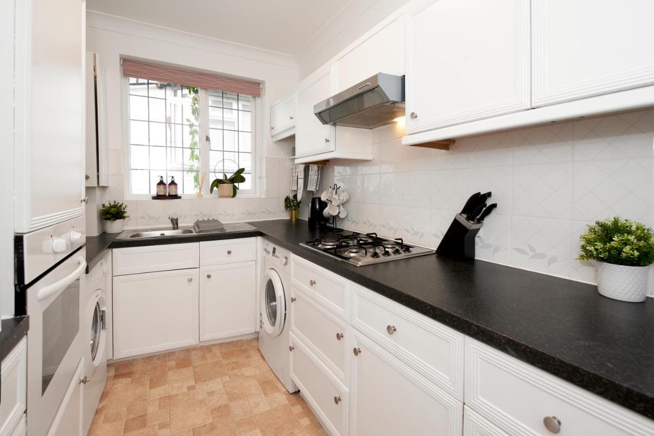 Excellent, Three Bedroom North London Apartment With Free Parking Ngoại thất bức ảnh
