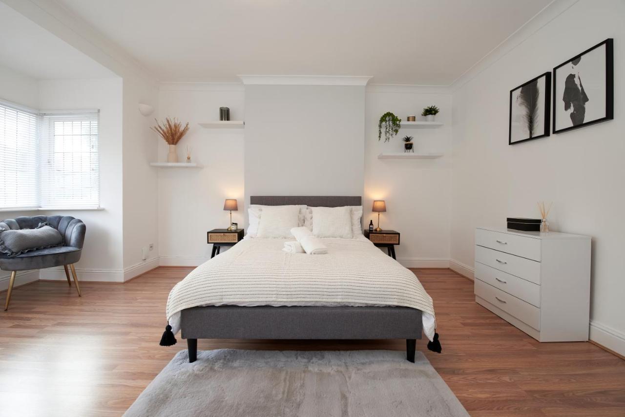 Excellent, Three Bedroom North London Apartment With Free Parking Ngoại thất bức ảnh